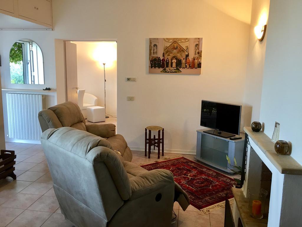 Assisi Villa Randr San Vitale ภายนอก รูปภาพ